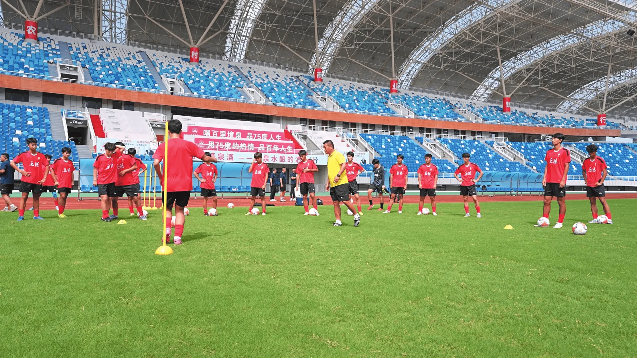 湘媒:湘超岳阳队承诺赢一场奖10万,如夺冠主力一人一套房