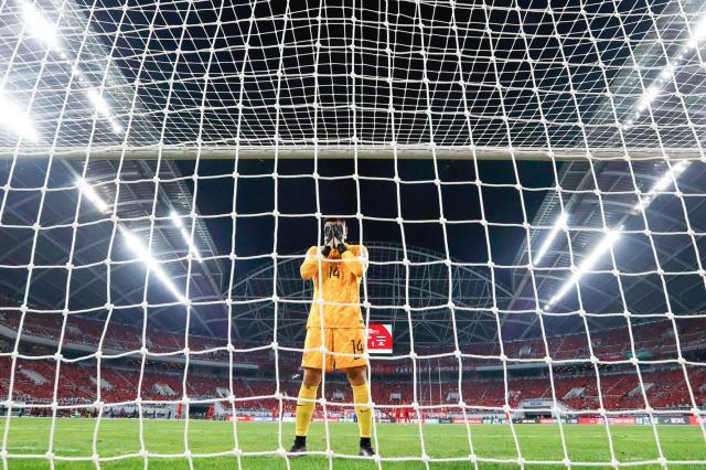 国足生死战王大雷神扑续命赛后流泪：做我能做到的