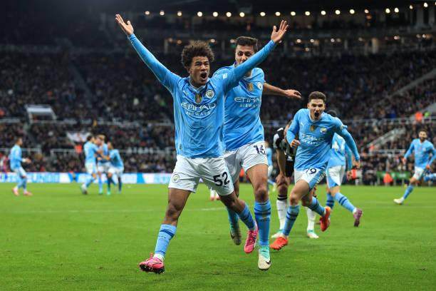 7m比分足球即时比分-丁丁压轴出场导演逆转，石油德比奉献英超招牌对决