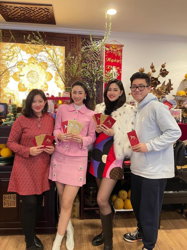 7m体育官网-越南女球迷图鉴②越南小姐新年红包庆祝越南赢国足