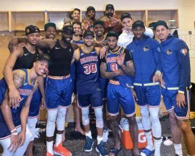 7m体育-库里纪录夜勇士状态回升 他们将再次不可阻挡？