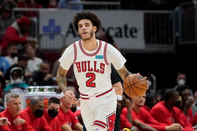 7m比分足球即时比分-拉文带伤率公牛斩获4连胜 顶薪留队只是时间问题